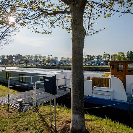 Houseboat Jana - With Sauna And Terrace ברוז'