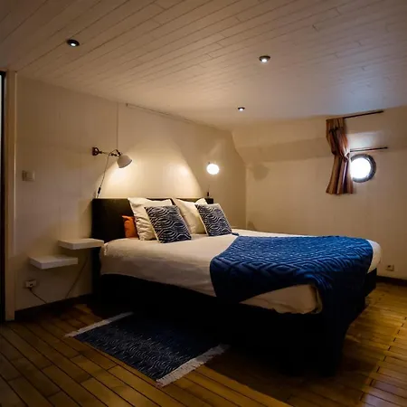 Houseboat Jana - With Sauna And Terrace ספינת מלון *